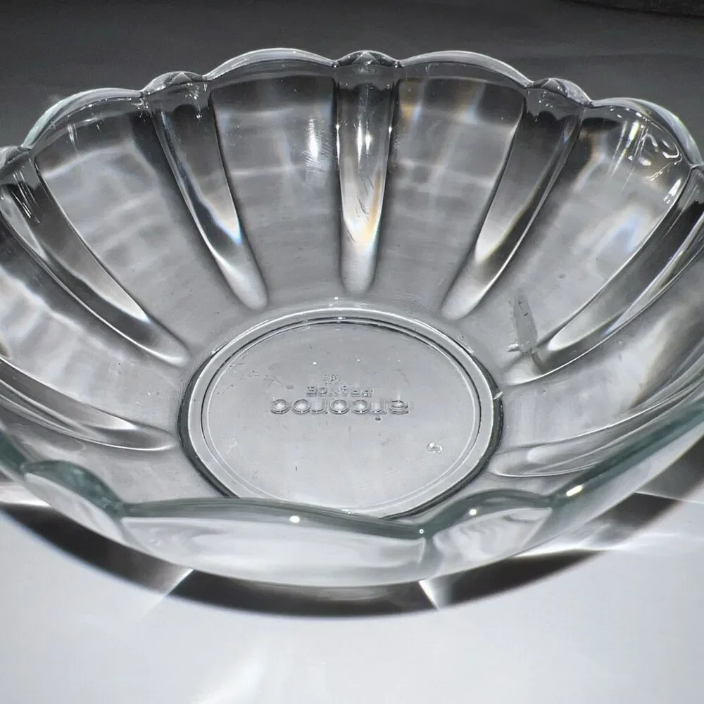 Arcoroc France BERRY DESSERT BOWL Clear Glass Petal Panels Scalloped (5”)